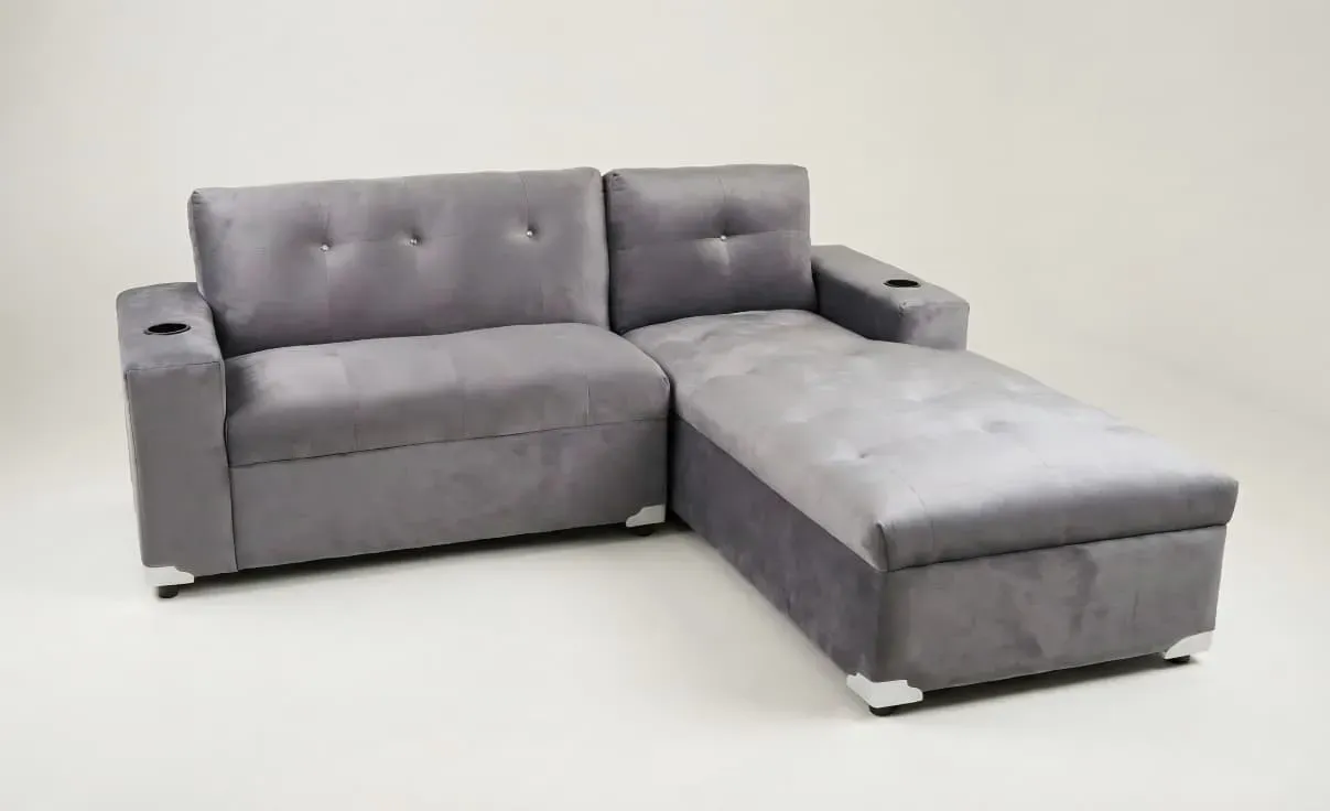 Sala moderna con sofá