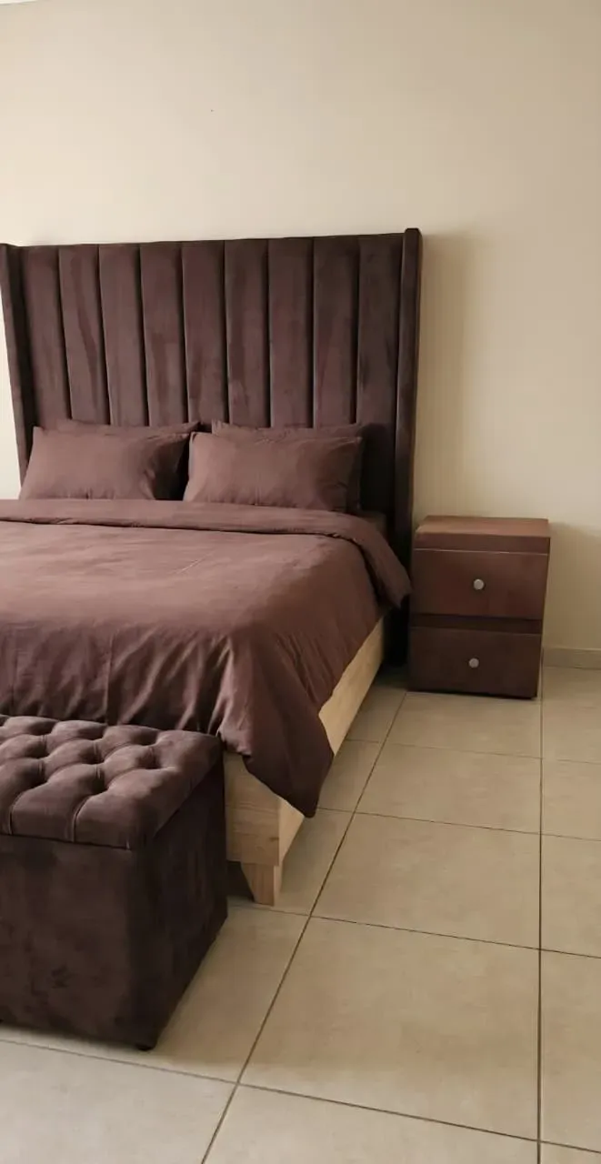 Buró de dos cajones